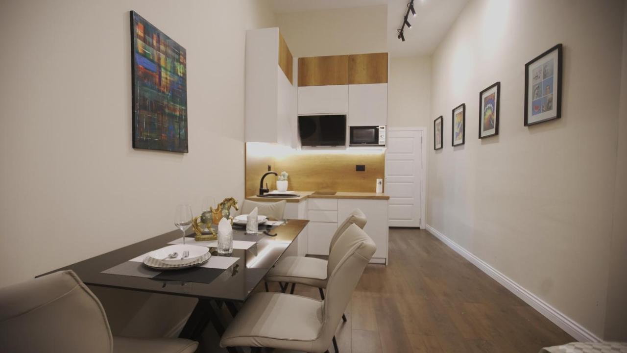 Daily Rent Studio Apartments Tiranë Ngoại thất bức ảnh