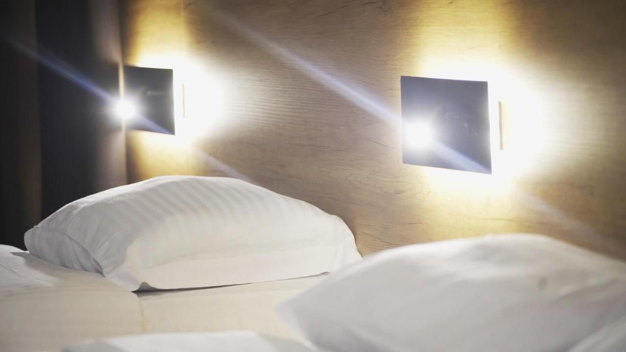 Daily Rent Studio Apartments Tiranë Ngoại thất bức ảnh